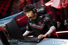 [포토] 서밋 박우태, 아무 것도 안들린다