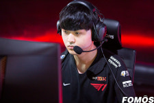 [LCK] 쿠리 선발 출전한 T1, 탑 라인 우세로 1세트 승리