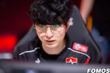 레드애플서대 | [포토] LCK 경기 준비 중인 농심 레드포스 '덕담' 서대길