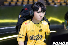 [포토] LCK 경기 준비하는 엔비 이명준