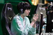 [포토] 핫팩으로 손 녹이는 덕담 서대길