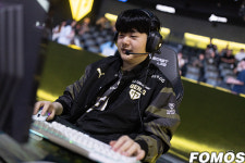 [LCK] 경기 중반 역전한 젠지, DK전 동점 만들어