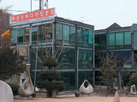 [문화 동서남북] 죽어서 바래지고, 죽어서도 빛이 되다