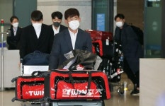 [포토]LG트윈스, 일본 입국규제 강화에 조기 귀국