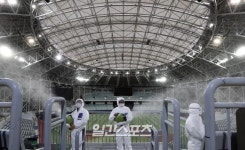 [포토]고척돔 방역, 실내구장이라 더 철저히