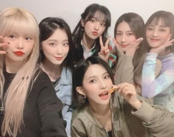 (여자)아이들, 팬 이벤트 후 완전체 인증샷···상큼 비주얼