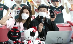 [포토]김주일단장-김진아치어리더,응원은 랜선으로