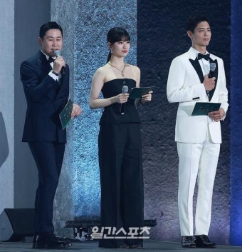 [포토] 신동엽,수지,박보검 2부를 시작합니다