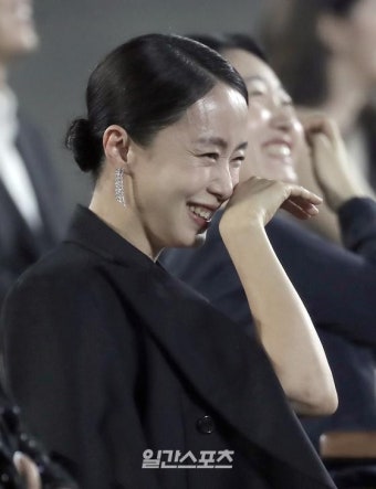 [포토]전도연,유재석 친구 소리에  놀라