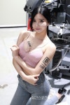 레이싱모델 연지은, 섹시 포즈로 완성한 깜찍 미모