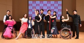 [포토] 나태주-브라이언 좌우합작