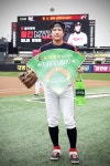 [포토]KT 황재균, 조아제약 9월 월간 MVP 수상