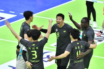 '다우디 35'점 폭발 현대캐피탈,  한국전력에 3-2 승리