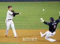 [포토]오지환,병살이야~