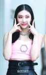 [포토] 진희, 분홍빛 귀여움