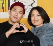 [포토] 김미정, 아들과 함께 하트