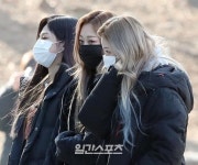 [포토] 에스파 원터 블루 브릿지가 포인트