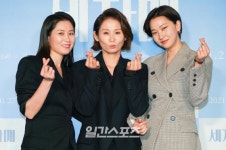 [포토] 문소리X김선영X장윤주 세자매 유혹