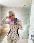 퀸 와사비, 민망한 보디수트 패션! 