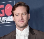 [할리우드IS] 아미 해머, 새 영화 하차..식인 페티시→성폭행 혐의 구설수 때문