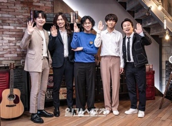 [포토] 규현 '싱어게인 TOP3 응원왔어요'
