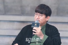 방시혁, BTS에 안주 안한다...TXT·엔하이픈 그리고 위버스까지