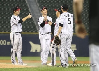 [리뷰 IS] '이민호 3승+15안타' LG 14-4 대승…선두 삼성 반게임 추격