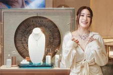 조여정·티파니 영, 몸에 휘감은 주얼리만 수억원대