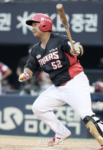 [포토]타격하는 황대인