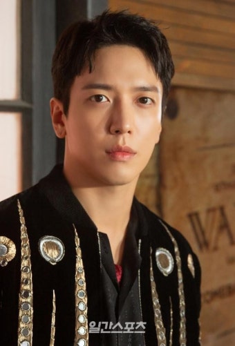 씨엔블루, 정용화 논란 끝에 진실한 음악활동에 전념하며 열정 발산