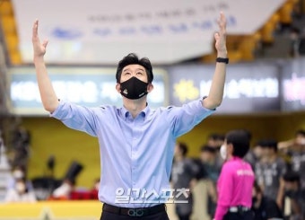 [포토]후인정 감독, 승리예감!