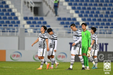 U-23 축구대표팀, 베트남과 무승부...일방적 경기 내용에도 퇴장에 '흔들'