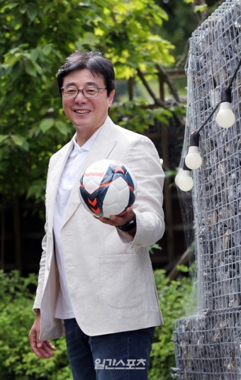 [한일 축구의 과거와 미래①] 황선홍 감독이 한일전 통해 얻은 고민 