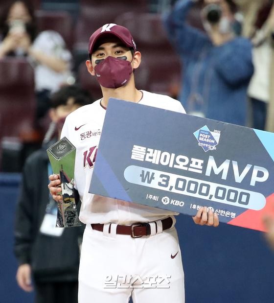 이정후, 2개의 안타로 팀의 승리에 기여하며 타격감 회복 중