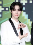 [포토] 원어스 시온 섹시 눈빛 발사
