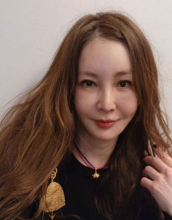 '원조 톱모델' 박영선, 아들뻘 호주남성과 달달 눈맞춤..무슨 사이?