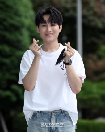 [왓IS] 모코이엔티 “6억 손배소” vs 김희재 측 “허위 유포 유감”..첨예한 갈등 진실은?