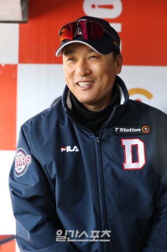 [포토]미소 짓는 이승엽 감독