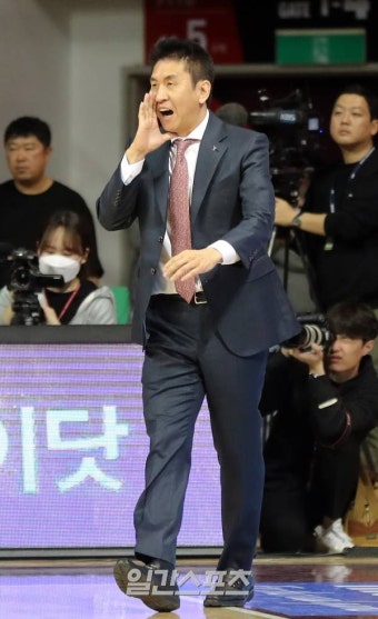 [포토]김상식 감독, 우승은 확정이어도 승리는 필요해