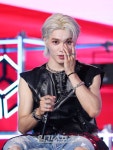 [포토] NCT 태용, 눈이 시려워서 눈물이...사실은 울컥
