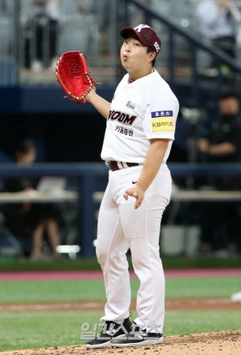 [포토]김재웅, 그게 볼이라구?