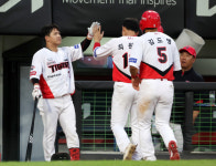 홈런 오심에도 '0-6→11-8' 대역전 드라마, KIA 4연승·삼성 충격패