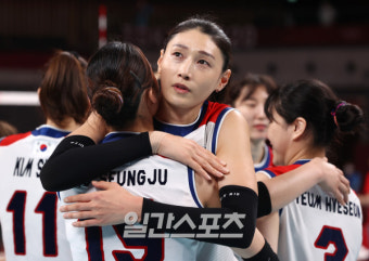 '배구 여제' 김연경, IOC 선수위원 출마 공식화...진종오·이대훈과 경쟁