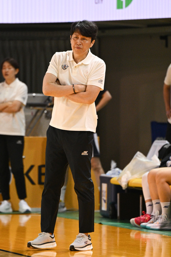 김단비, 2024-2025 여자프로농구 정규리그 MVP 선정 소감 밝혀 농구의 아버지 위성우 감독에 감사 인사