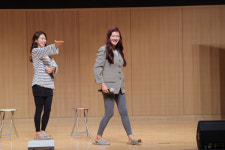 [제11회 부코페] “드디어 분가했어요”…‘투맘쇼’, 90분간 쉴새없이 터진 웃음과 공감