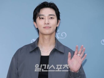 [포토] 박서준, 훈훈한 손인사