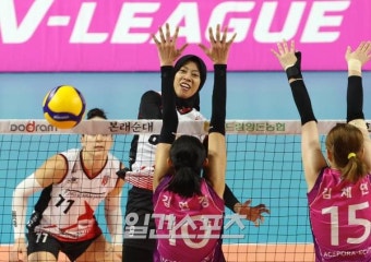 [포토]메가, 김연경 정면에 두고 '강타'