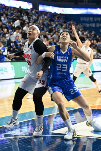 [IS 아산] 김단비 개막전부터 '트리플 더블' 맹활약…우리은행, 연장 혈투 끝 BNK 썸 꺾고 첫 승