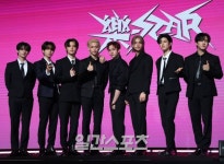[포토] 스트레이 키즈, 락-스타로 컴백했어요