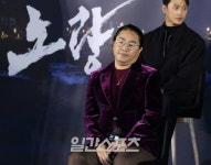 ‘노량’ 425년 전 겨울로 타임슬립… 용광로처럼 뜨거웠던 이순신 장군의 마지막[종합]